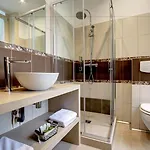 Hotel Logis Manoir De Fourcy 4*