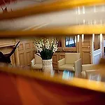 Hotel Logis Manoir De Fourcy 4*