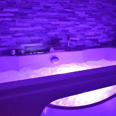 Otel Logis Manoir De Fourcy 4*