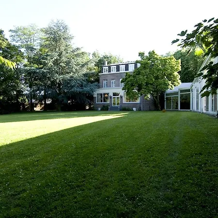Logis Manoir De Fourcy Hotel