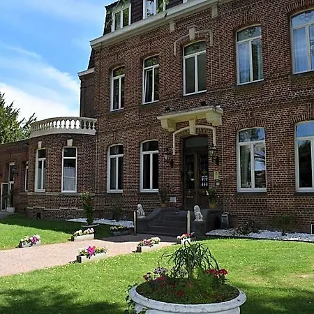 Logis Manoir De Fourcy Отель
