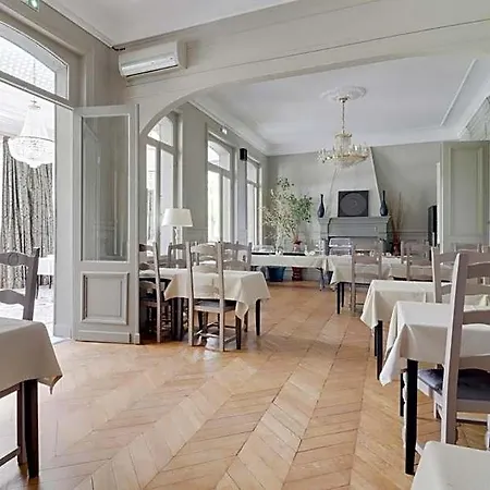 Logis Manoir De Fourcy 4*