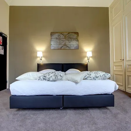 Otel Logis Manoir De Fourcy 4*