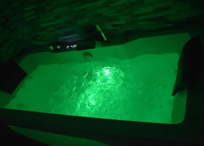 Logis Manoir De Fourcy Hotel