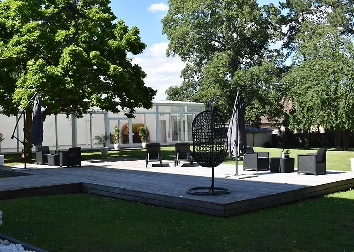 Logis Manoir De Fourcy Hotel