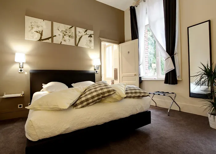 Logis Manoir De Fourcy Hotel