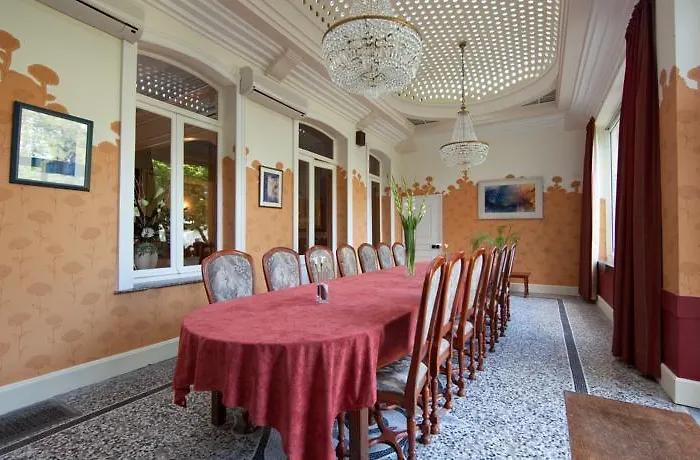 Logis Manoir De Fourcy