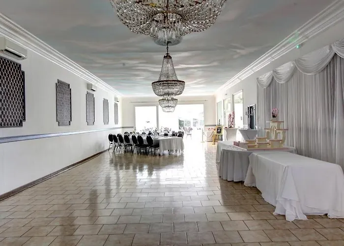 Hotel Logis Manoir De Fourcy Corbehem