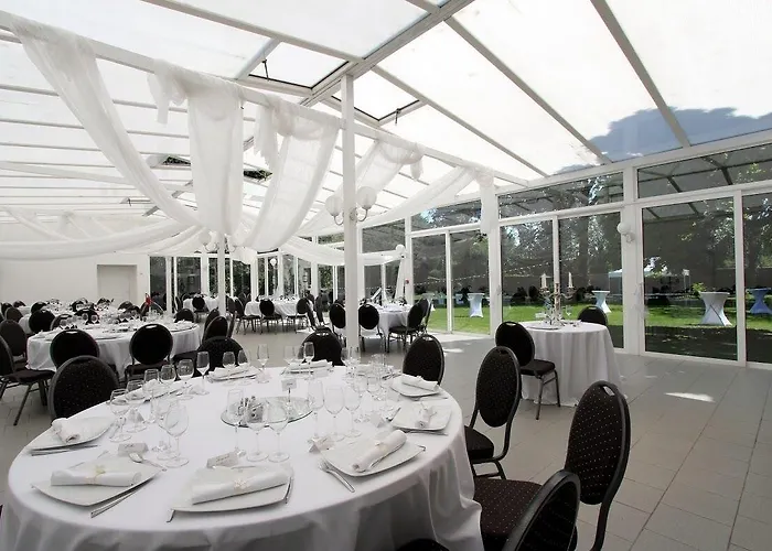 Logis Manoir De Fourcy Hotel 4*