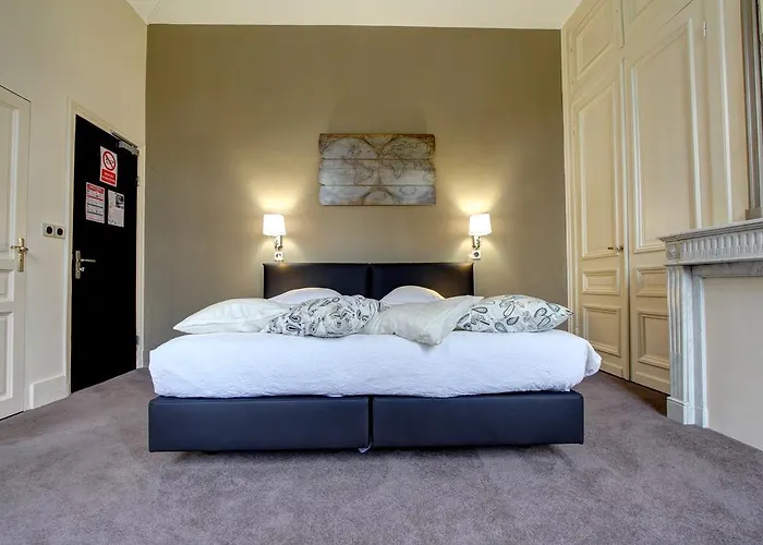 Hotel Logis Manoir De Fourcy 4*