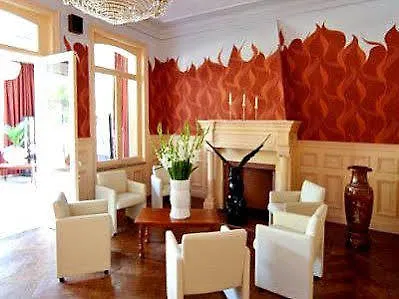 Logis Manoir De Fourcy Hotel 4*