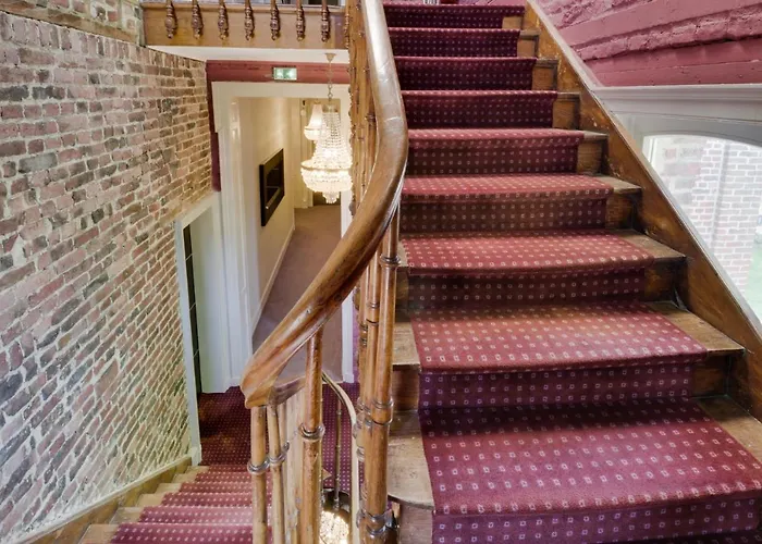 Logis Manoir De Fourcy Hotel