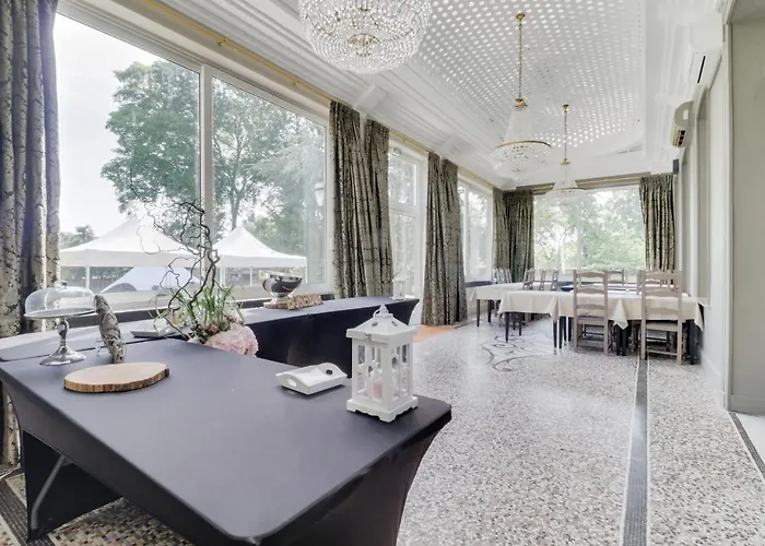 Hotel Logis Manoir De Fourcy Corbehem